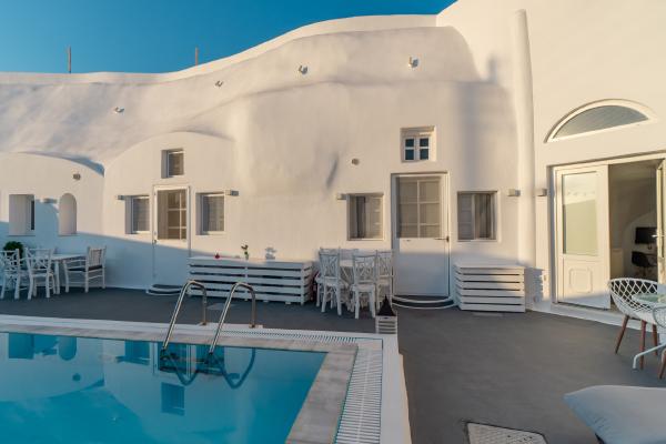 Cally cave house 1 hu ae9f24cd2bf0f2ed.jpg