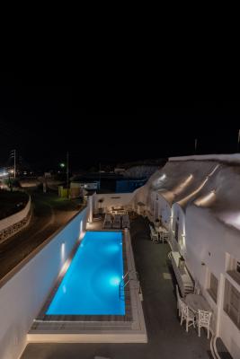 Cally cave house 35 hu 5def67e86caedf1b.jpg