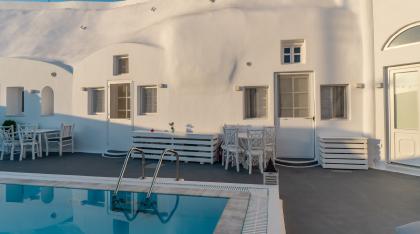 Cally cave house 1.jpg