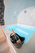 Jacuzzi suite double 47 hu 257b7a672e02514a.jpg