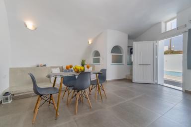 Jacuzzi suite triple 5.jpg