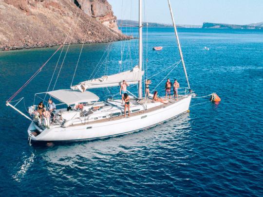 Barca Sailing, Vela vicino Cally Cave House (immagine grande)